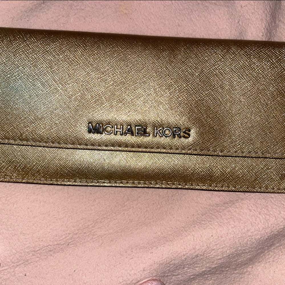 Michael Kors Women's Jet Set Travel Large Trifold Wallet